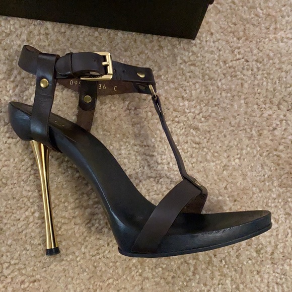 VINTAGE NEW GUCCI BNIB “KYLIE” DK BROWN LEATHER STILETTOS w/GOLD HEELS SZ 36 (6) - Picture 9 of 16
